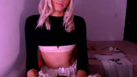 Chiara online show from 11-17-25, 01:44