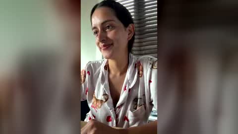 Lola online show from 07-19-26, 12:42