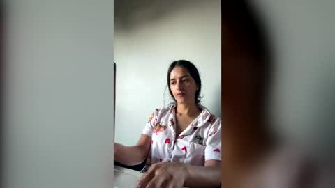 Lola online show from 07-20-26, 10:39