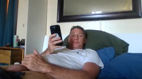 Snapshot of xxxelentdick chatting on 05-05-26, 06:27 deeeeznutz online show from 05-05-26, 06:27