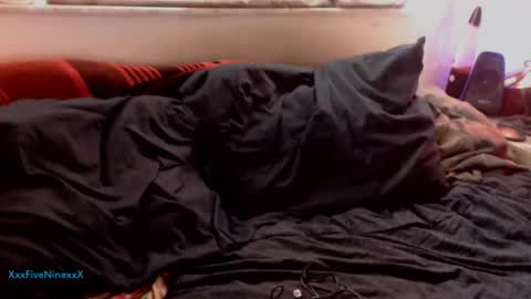 Snapshot of xxxfiveninexxx chatting on 09-13-25, 02:28 XxxFiveNinexxX online show from 09-13-25, 02:28