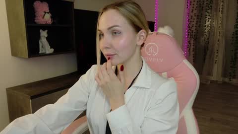 Snapshot of xxxhoneyxx chatting on 11-07-25, 01:27 Onlyfanz online show from 11-07-25, 01:27