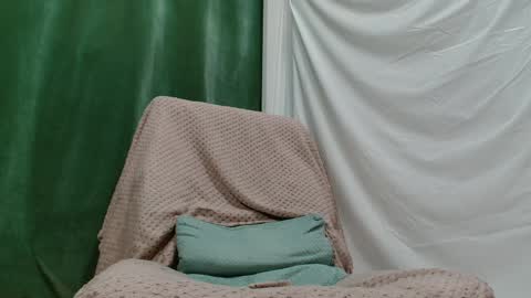 Lola online show from 04-10-26, 09:25