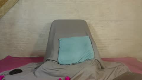 Snapshot of xxxlola_ chatting on 06-20-26, 08:17 Lola online show from 06-20-26, 08:17