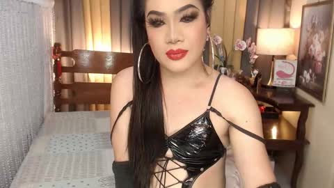 Snapshot of xxxmiss_cathyxxx chatting on 02-12-26, 07:47 QUEENCY online show from 02-12-26, 07:47