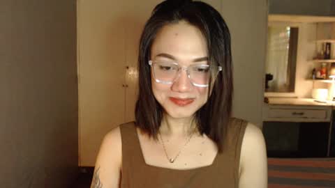 Snapshot of xxxsexydollxxx chatting on 10-11-25, 06:12 Melissa online show from 10-11-25, 06:12