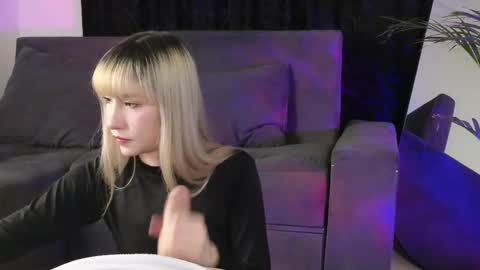 July and Fer online show from 10-04-25, 08:56