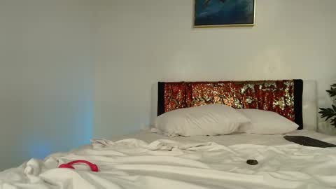 Lil Luna online show from 01-26-25, 01:31