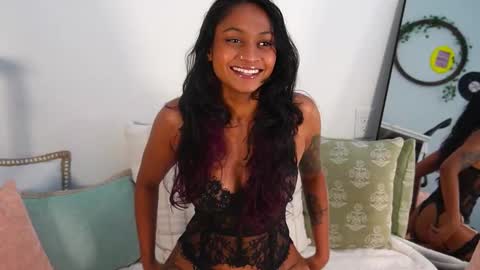 Snapshot of xzaramx chatting on 09-19-25, 03:56 Zara online show from 09-19-25, 03:56