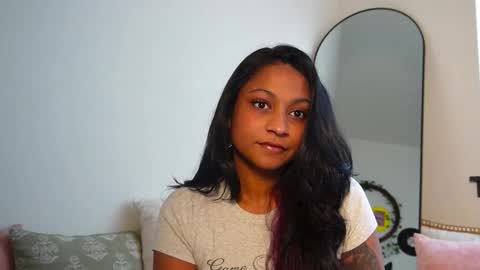 Snapshot of xzaramx chatting on 01-06-26, 04:11 Zara online show from 01-06-26, 04:11