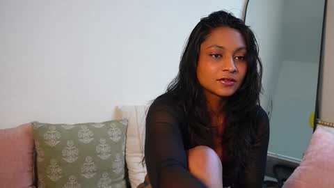 Snapshot of xzaramx chatting on 02-25-26, 05:44 Zara online show from 02-25-26, 05:44