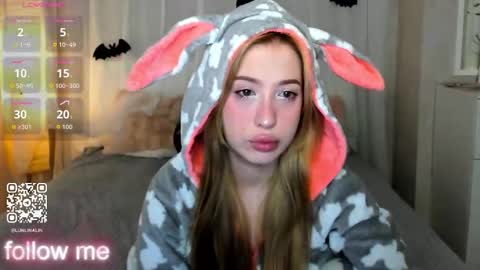 Snapshot of y0ung_lina18 chatting on 11-01-25, 09:11 Lina online show from 11-01-25, 09:11