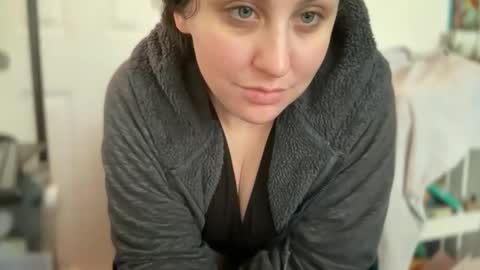 Snapshot of y0uvebeenjinxed chatting on 05-05-26, 07:11 Jinx online show from 05-05-26, 07:11