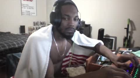 Snapshot of y_sticky chatting on 03-07-25, 01:42 y_sticky online show from 03-07-25, 01:42