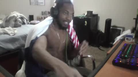 Snapshot of y_sticky chatting on 03-10-25, 12:07 y_sticky online show from 03-10-25, 12:07