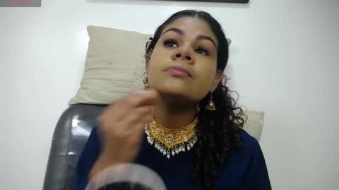 yazhini online show from 04-23-26, 11:42