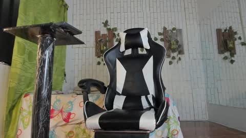 yacksson_lawrence online show from 01-27-25, 03:58