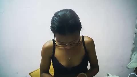 Snapshot of yalane chatting on 12-17-25, 06:41 yalane online show from 12-17-25, 06:41