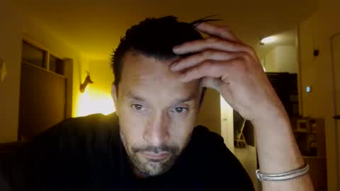 yallayalla1806 online show from 11-28-25, 05:59