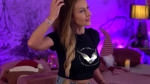 Yamira online show from 12-20-25, 06:59