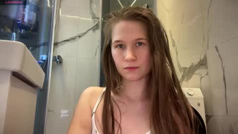 Snapshot of yana_squrel_22 chatting on 10-17-25, 01:14 Yana  online show from 10-17-25, 01:14