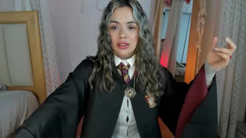 YANDRA CELIS online show from 10-31-25, 02:34