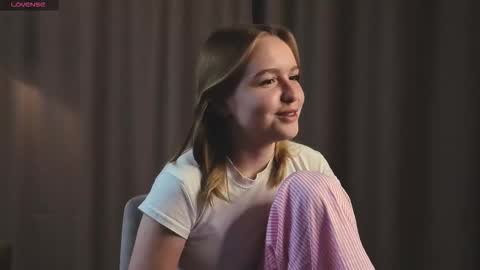 Snapshot of yangsperanza chatting on 09-28-25, 03:06 Kate online show from 09-28-25, 03:06