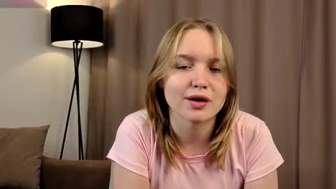 Snapshot of yangsperanza chatting on 10-06-25, 02:03 Kate online show from 10-06-25, 02:03