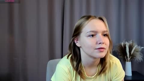 Snapshot of yangsperanza chatting on 10-11-25, 03:10 Kate online show from 10-11-25, 03:10