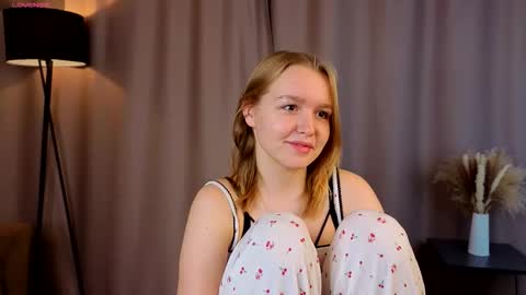 Snapshot of yangsperanza chatting on 10-20-25, 02:06 Kate online show from 10-20-25, 02:06