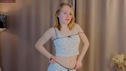 Snapshot of yangsperanza chatting on 11-05-25, 01:11 Kate online show from 11-05-25, 01:11