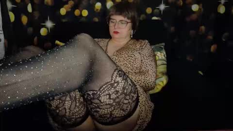 Snapshot of yanikka chatting on 10-24-25, 08:44 Anika online show from 10-24-25, 08:44