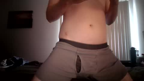 Snapshot of yankees609696 chatting on 05-08-26, 06:13 Hornykyle online show from 05-08-26, 06:13