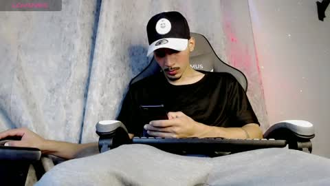 Snapshot of yankees_xxx chatting on 05-24-26, 01:49 yankees online show from 05-24-26, 01:49