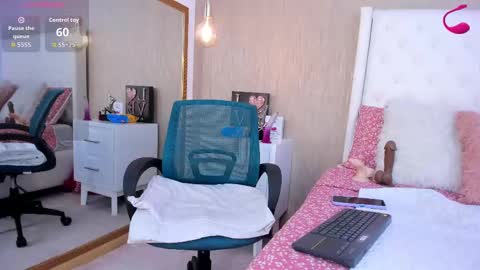 Snapshot of yara_bliss_ chatting on 09-17-25, 11:06 Yara Bliss online show from 09-17-25, 11:06