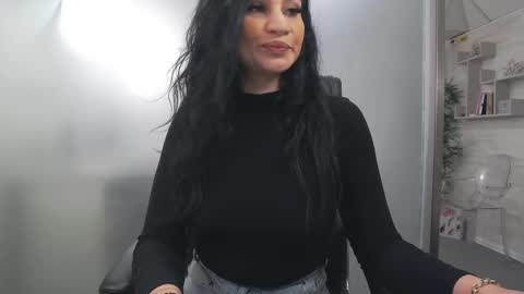 Yara online show from 04-13-26, 03:34