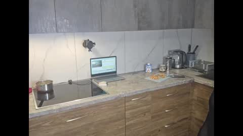 yaria29 online show from 01-27-25, 12:58