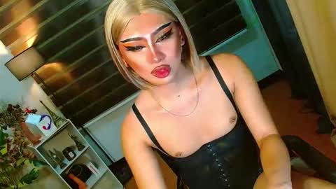 miss yasii online show from 04-11-26, 05:17