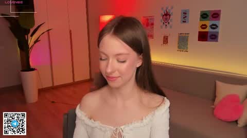 Snapshot of yasmin_kass chatting on 06-20-26, 07:00 Yasmin online show from 06-20-26, 07:00