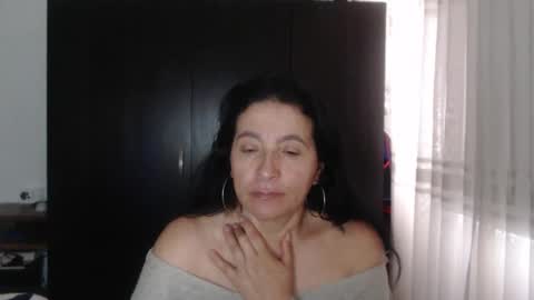 Snapshot of yasmin_love85 chatting on 12-16-24, 04:49 yasmin_love85 online show from 12-16-24, 04:49
