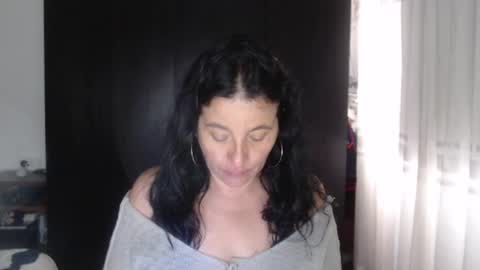 Snapshot of yasmin_love85 chatting on 12-17-24, 06:31 yasmin_love85 online show from 12-17-24, 06:31