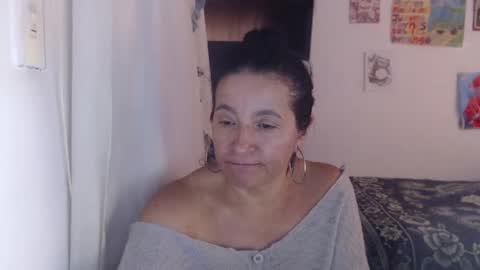 Snapshot of yasmin_love85 chatting on 01-24-25, 05:00 yasmin_love85 online show from 01-24-25, 05:00