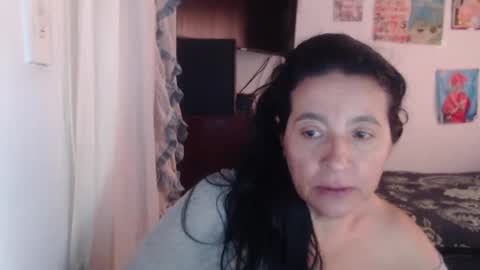 Snapshot of yasmin_love85 chatting on 02-19-25, 06:54 yasmin_love85 online show from 02-19-25, 06:54