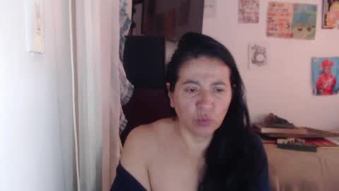 Snapshot of yasmin_love85 chatting on 09-11-25, 02:28 yasmin_love85 online show from 09-11-25, 02:28