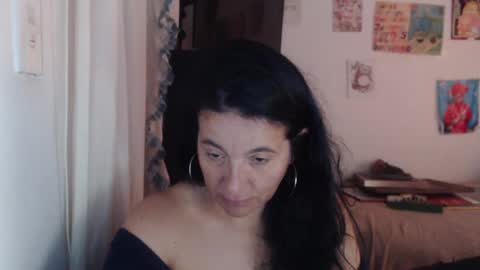Snapshot of yasmin_love85 chatting on 09-17-25, 03:35 yasmin_love85 online show from 09-17-25, 03:35