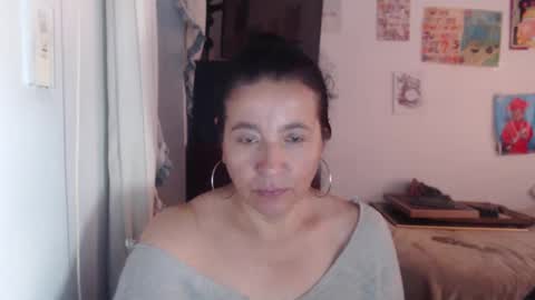 Snapshot of yasmin_love85 chatting on 09-29-25, 02:44 yasmin_love85 online show from 09-29-25, 02:44