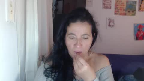 Snapshot of yasmin_love85 chatting on 02-10-26, 02:32 yasmin_love85 online show from 02-10-26, 02:32