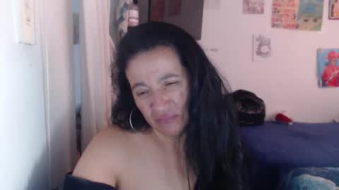 Snapshot of yasmin_love85 chatting on 04-06-26, 01:45 yasmin_love85 online show from 04-06-26, 01:45