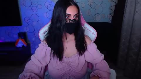 Snapshot of yasmina___ chatting on 10-09-25, 06:33 yasmina online show from 10-09-25, 06:33