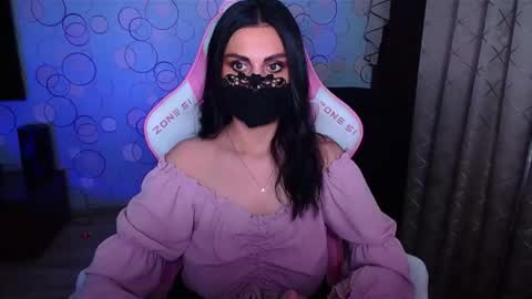 Snapshot of yasmina___ chatting on 11-06-25, 07:42 yasmina online show from 11-06-25, 07:42